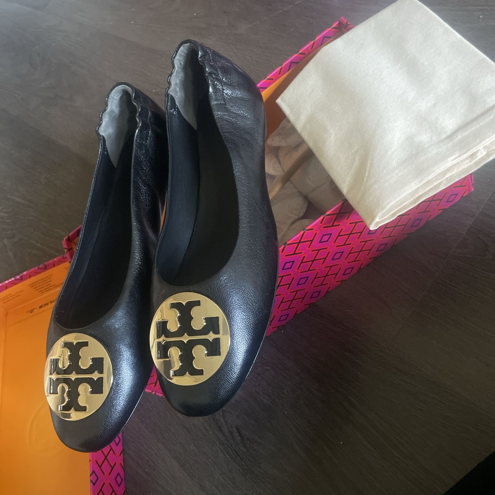 Tory Burch 7.5 Black Flats New 