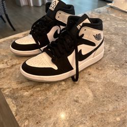 Air Jordan 1 Mid SE ‘Diamond’ Size 8 shoe(Men’s) 9.5(Woman’s)