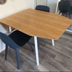 IKEA Modern Extendable Table comes with 2 comfortable Chairs