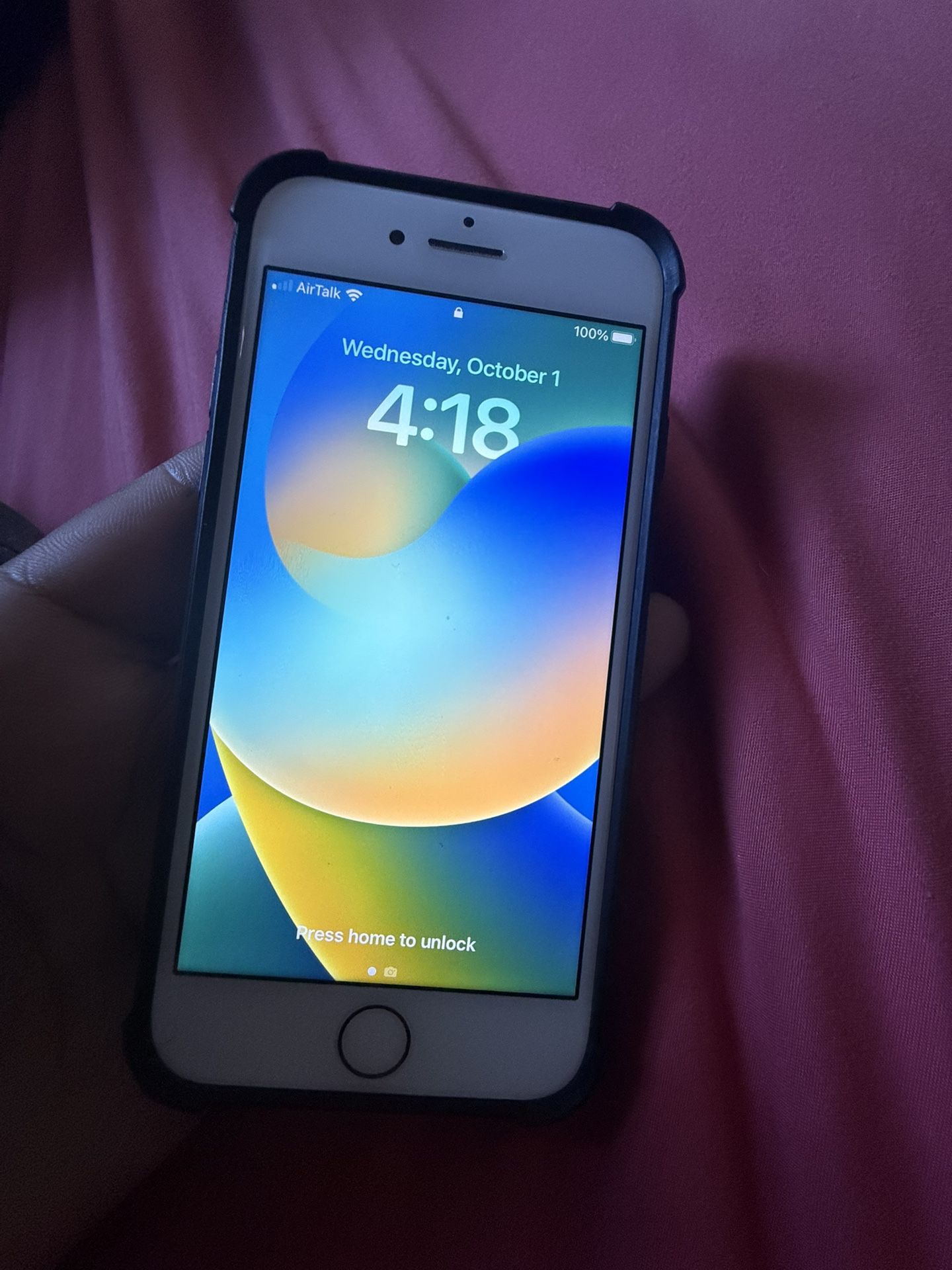 Iphone 8 64g Factory Unlocked !! Zero Locks Zero Damage
