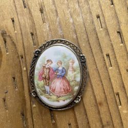 Vintage Cameo Brooch 