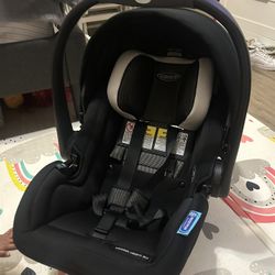 Snugride Snugfit Graco Car seat And 2 Bases