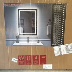 New Led Lighted Vanity Mirror 28 x 32