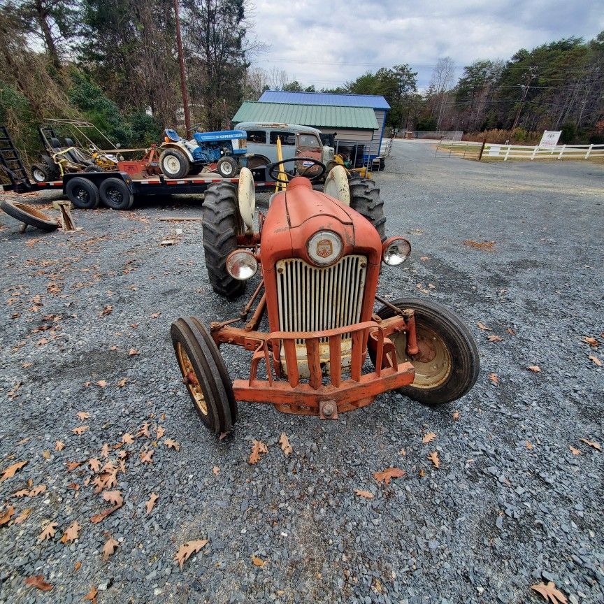 Ford 601 Workmaster Tractor