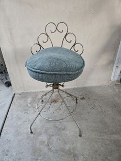 vintage mcm Pasco Hollywood vanity chair