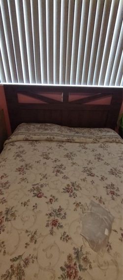 Queen bedroom set