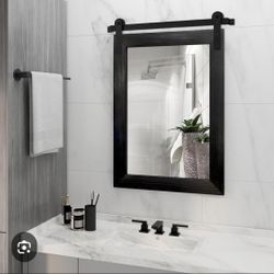 $55✨️🎀Rectangular black-framed wall mirror.🎀✨️