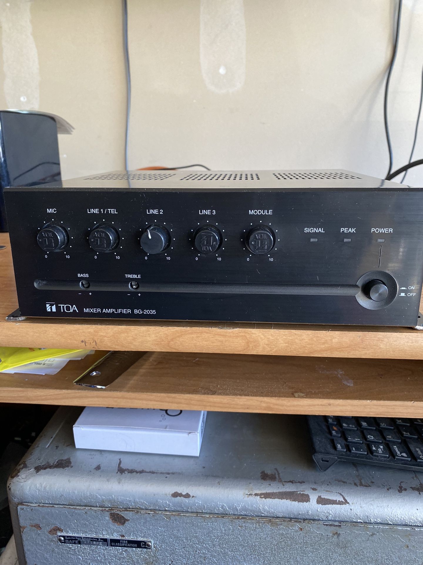 TOA BG-2035 Mixer Amplifier