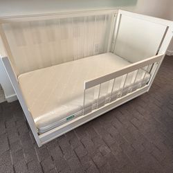 Sloan Acrylic Convertible Crib, Conversion kit And Matress