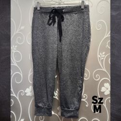 WOMENS GRAY & BLACK BLEND ATHLETIC CAPRIS SIZE M 

