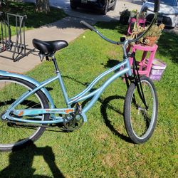 Diamondback Beach cruiser bicycle