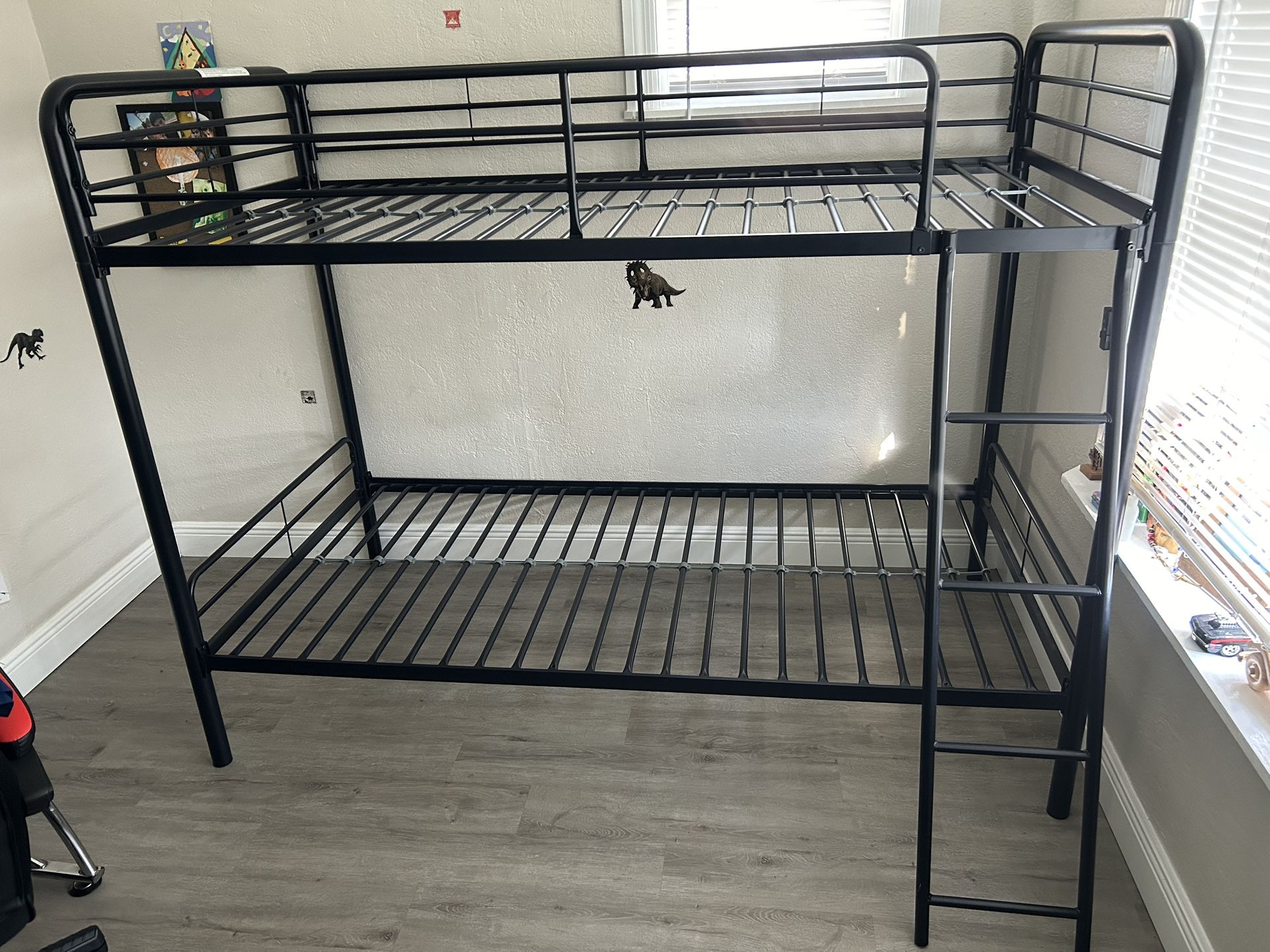 Matte Black Metal Bunkbed
