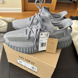 Yeezy Boost 350 V2
