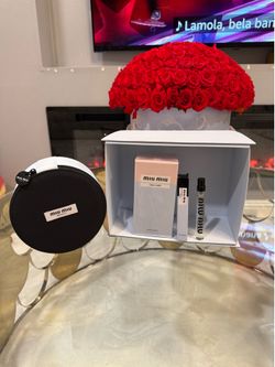 Miu miu Rosee Eau de Toilette with Lychee & Musk pouch set FIRM PRICE NO TRADES !