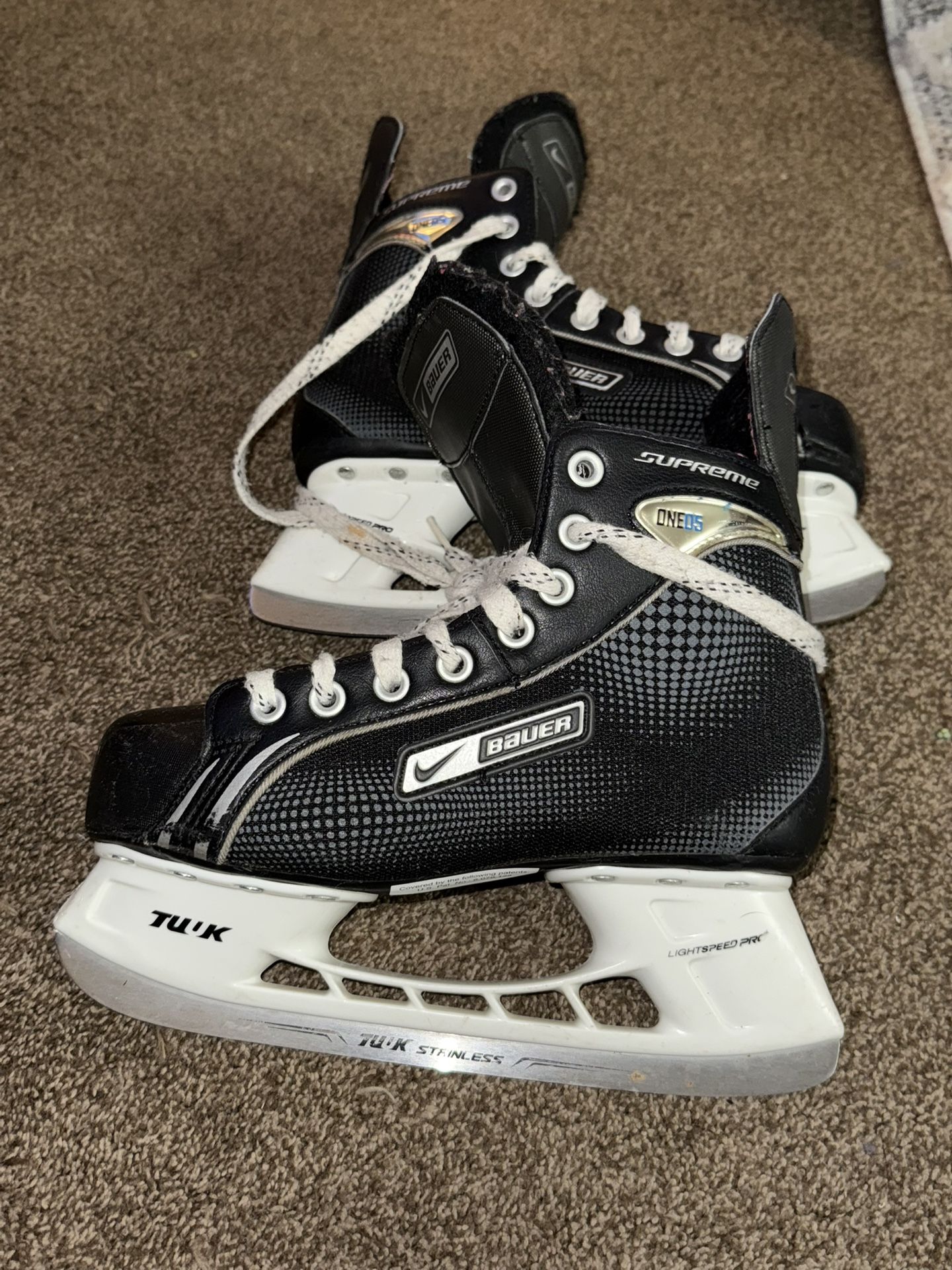 Bauer Tuuk One 05 Supreme Ice Hockey Skates Youth Size 5R Gear Equipment Used PO