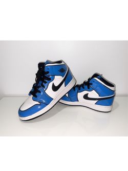 women’s 6.5 Air Jordan 1 Mid SE 'Signal Blue