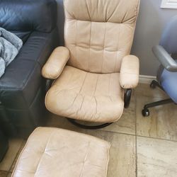Swivel Chair W/ Ottoman