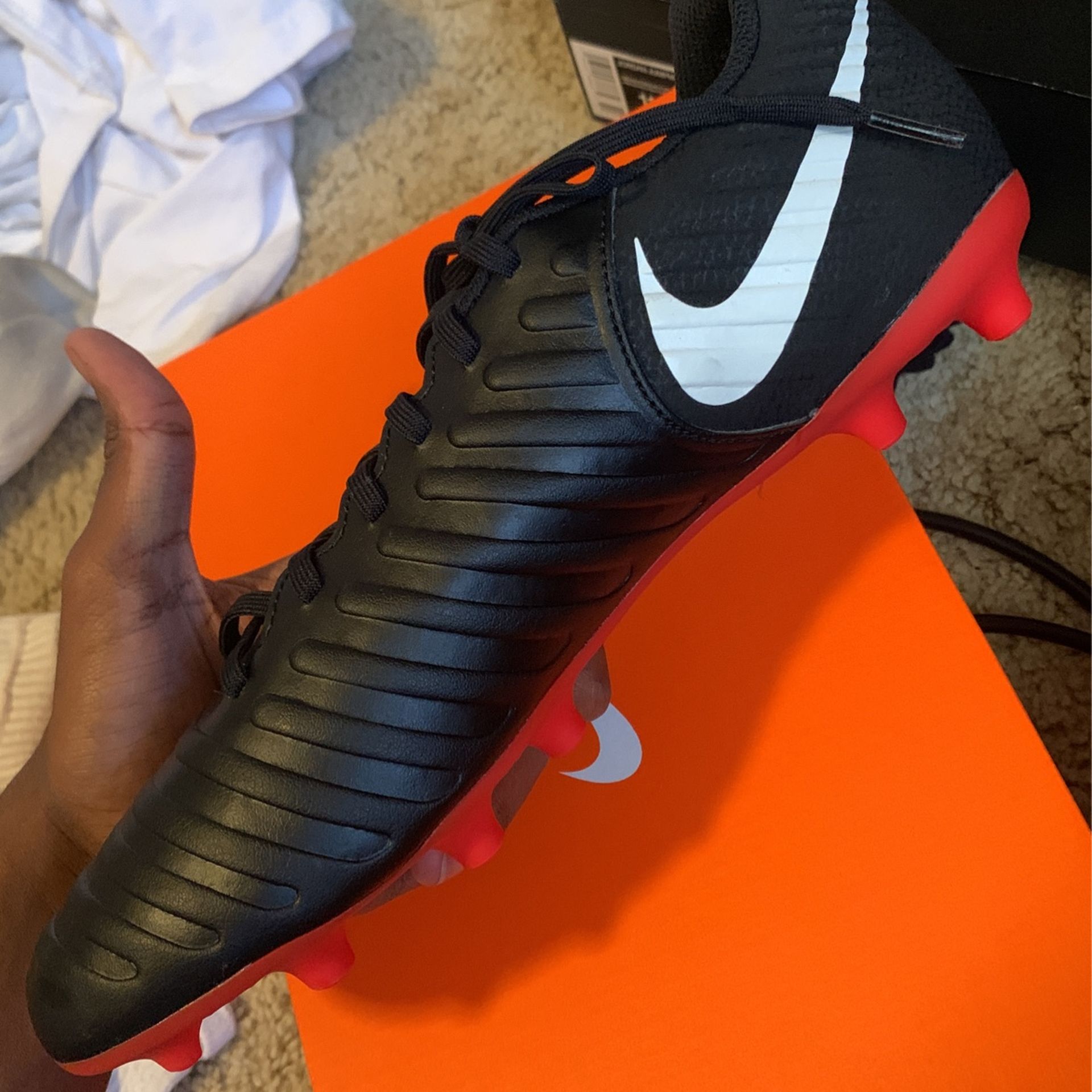 Legend 7 Club FG Sccer Cleats