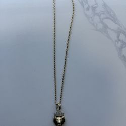 Gold Chain With Pendant 