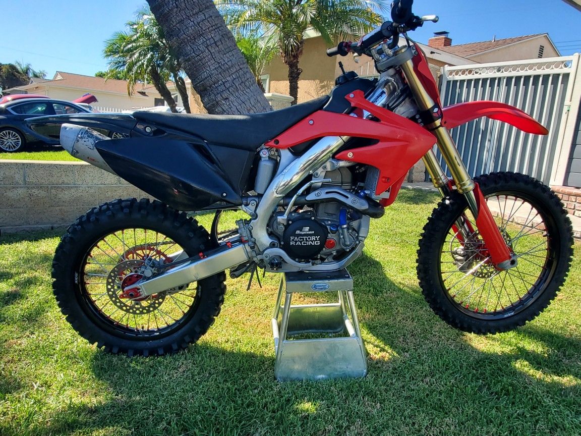 Trade Dirtbike Crf450 450cc Dirt Bike for Sale in La Mirada, CA OfferUp