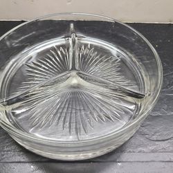 VINTAGE GLASS NUT/CANDY/RELISH DISH 