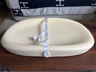 Hatch Grow Smart Changing Pad and Scale