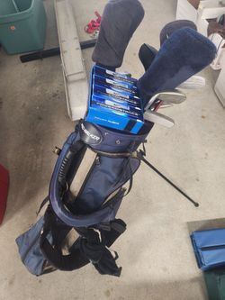 Golf Clubs (Dunlop - Right Hand), Bag, & New Nike Balls