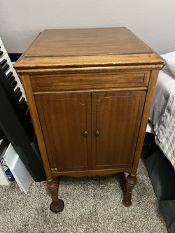 Victrola Disc Player