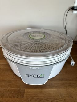 Presto Dehydro Food Dehydrator – 4 Tray – Works Great