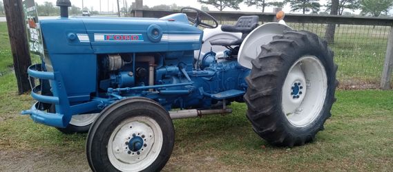 Ford tractor