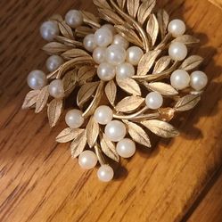 Vintage Trifari Gold-tone and Faux Pearl Brooch