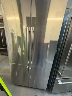 Showcase 42”Stainless Steel French Door Refrigerator