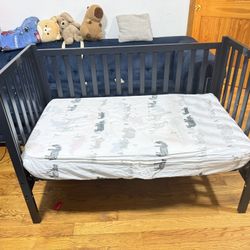 Convertible Crib in black