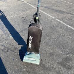 DELUXE Simplicity Freedom F3500 Upright Vacuum Cleaner  Ultra Lightweight USA