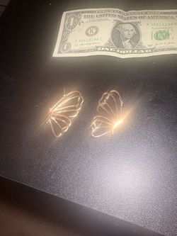 Gold-Tone Openwork Butterfly Wing Earring