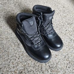SKETCHERS SLIP RESISTANT BOOTS