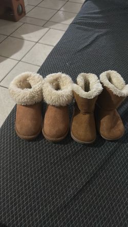 Botas De Niña Size 5-7 $5