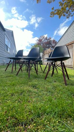 INDOOR/OUTDOOR CHAIRS
