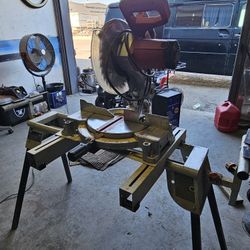 Skilsaw Miter Saw With Matching Stand 