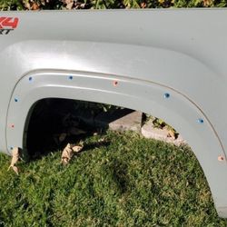 2016 - 2023 TOYOTA TACOMA RIGHT SIDE
BED SHORT USED OEM .H