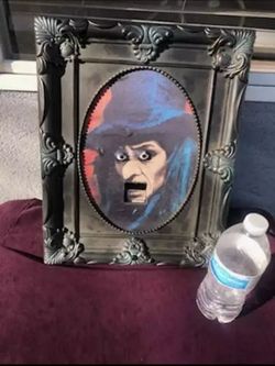 Halloween  Decor Gemmy Phantom Portrait