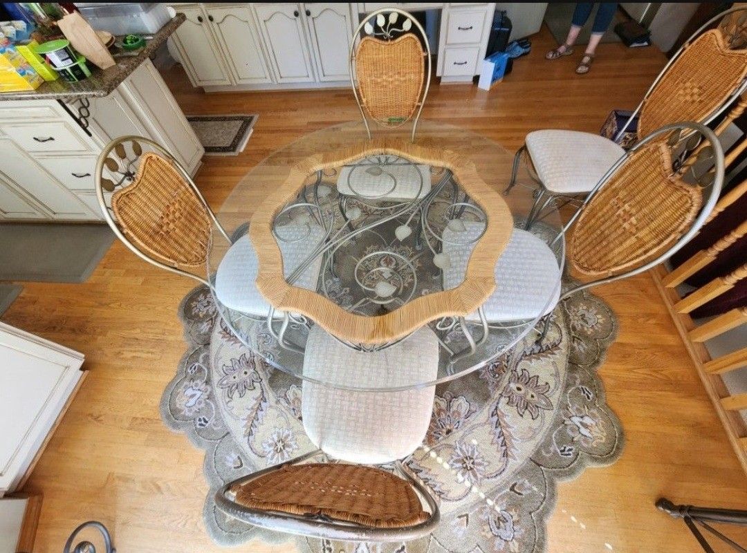 Round glass kitchen table