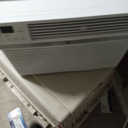 12,000 Bt/u GE Window A/C