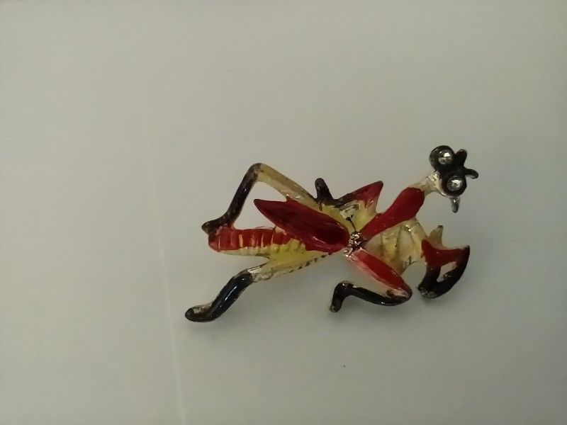 Old Vintage Praying Mantis Broche/ Rhinestone Eyes