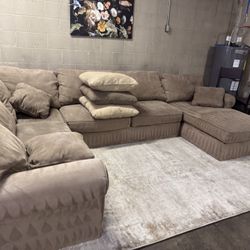 Tan / Beige/brown U Shaped Sectional Couch W/ Chaise LG