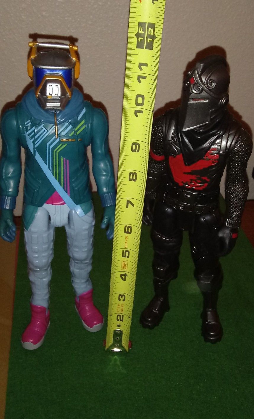 Like new Fortnite action Figures And Nerf Gun