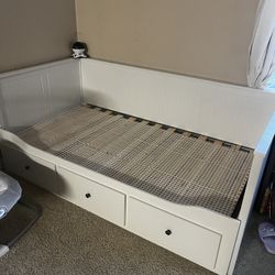 IKEA Hemnes Daybed with 3 Storage Drawers