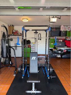 Workout Machine with Lat Pulldown System