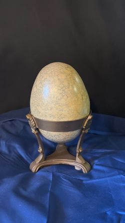 Beautiful eggs shape ornaments orienament w brass holder