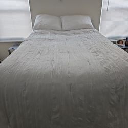 Queen Comforter 